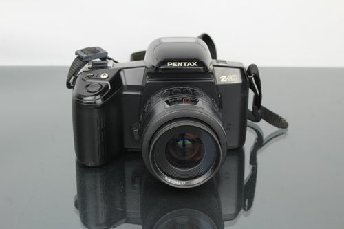 Pentax Z-10 + 1:4-5.6 35-80mm lens