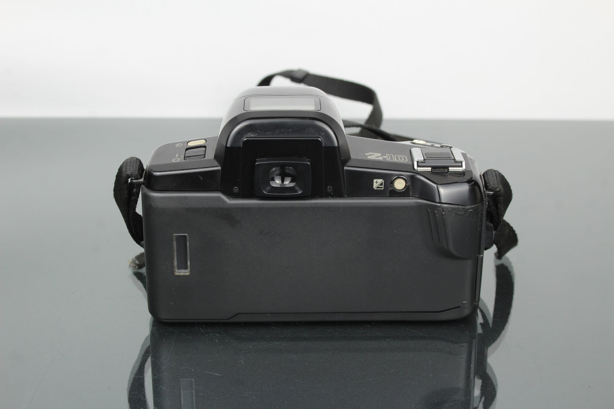 Pentax Z-10 + 1:4-5.6 35-80mm lens