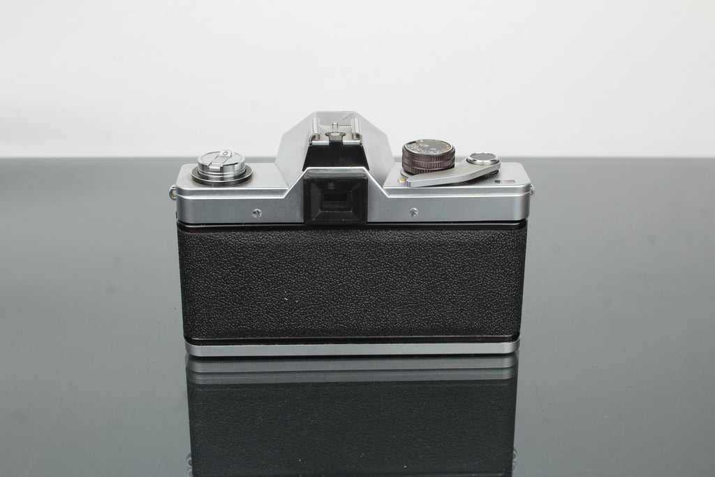 Praktica LTL + Pentacon 1.8/50 Lens