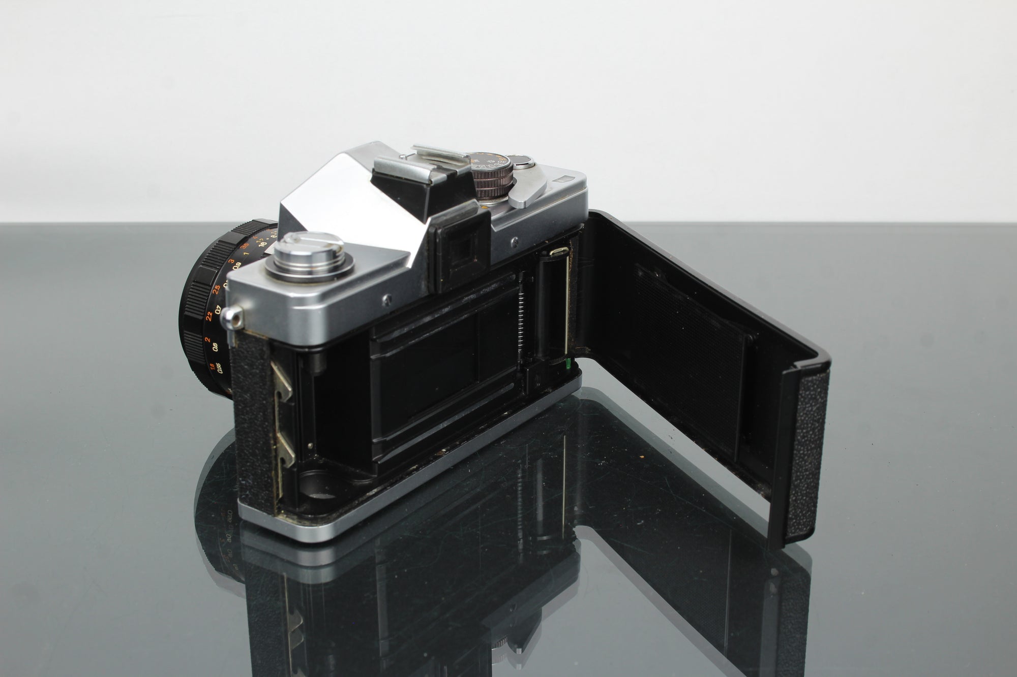 Praktica LTL + Pentacon 1.8/50 Lens