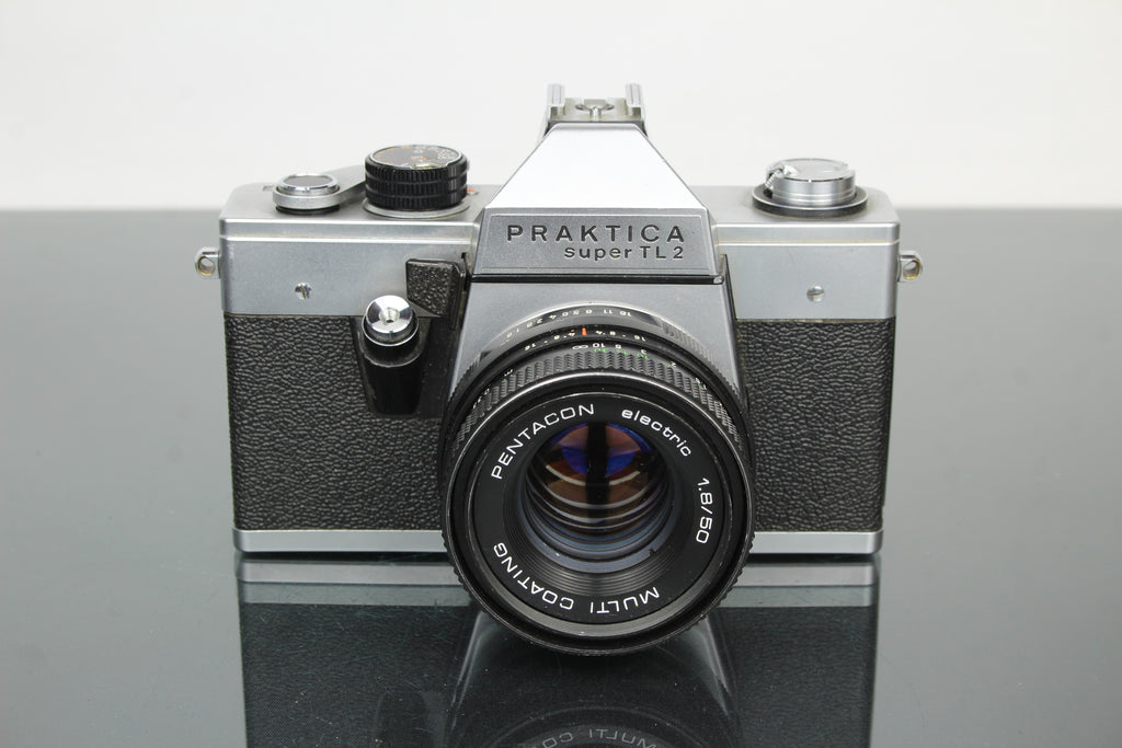 Praktica super TL2 + Pentacon electric 50mm 1.8 M42 lens
