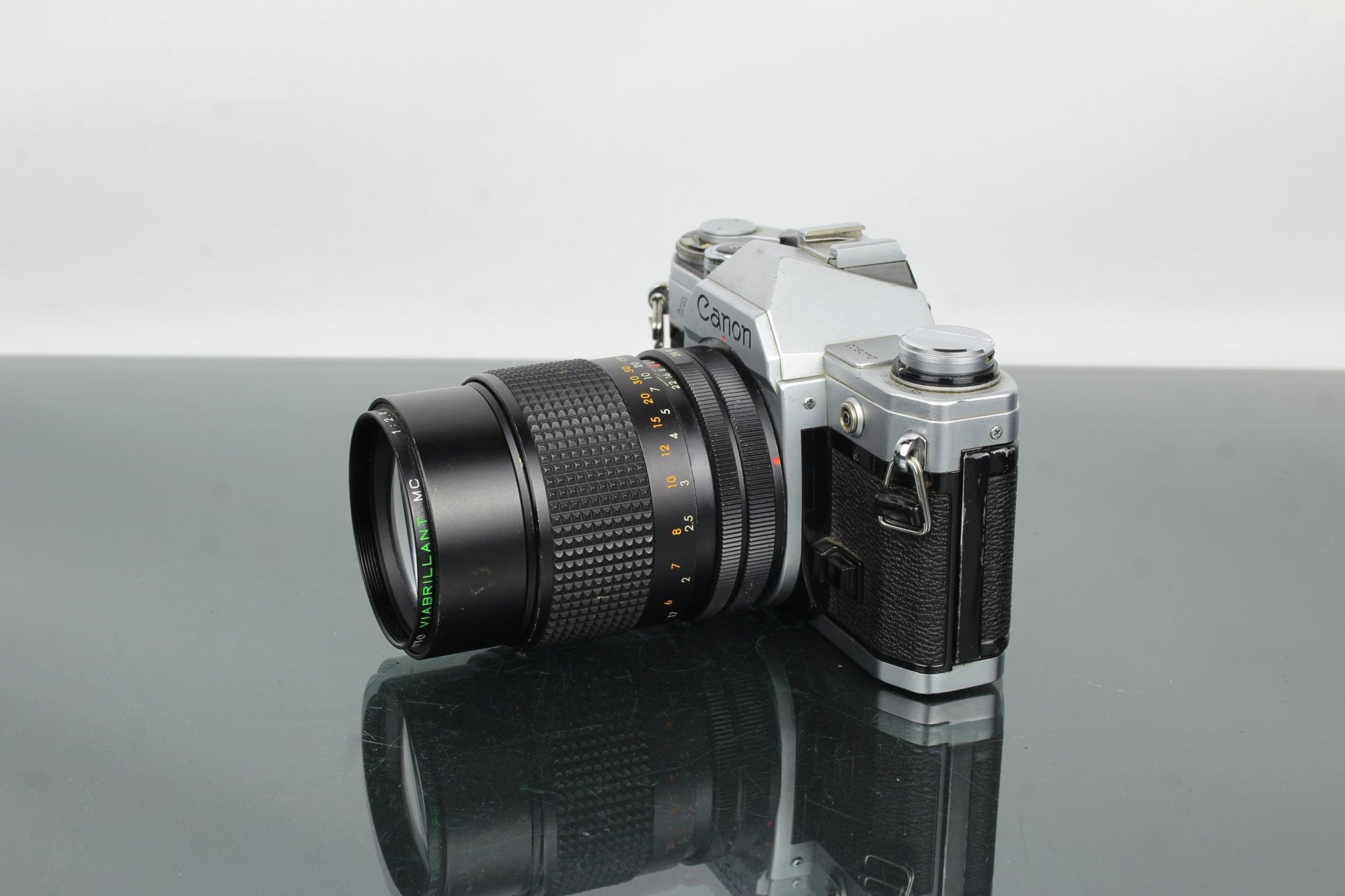 Canon AT - 1 + Viabrillant MC 135mm f/2.8 lens (FD mount) - Dutch|Thrift