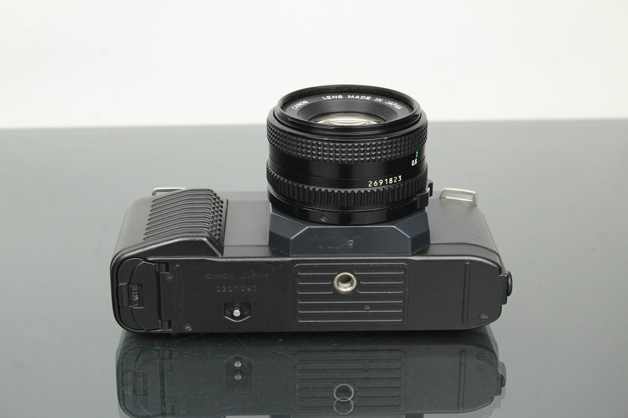 Canon T50 + 50mm 1.8 FD lens - Dutch|Thrift