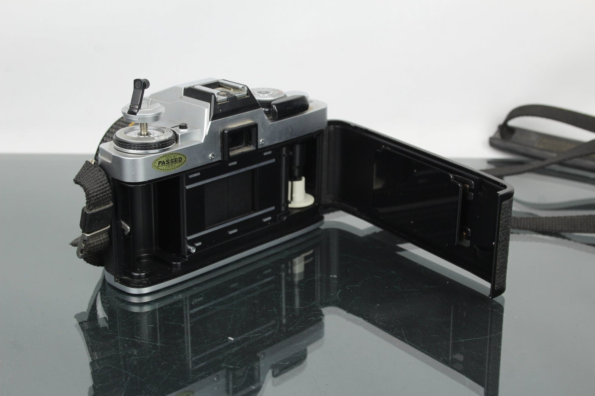 Minolta XG - M + Minolta MD 50mm 1:2 lens - Dutch|Thrift