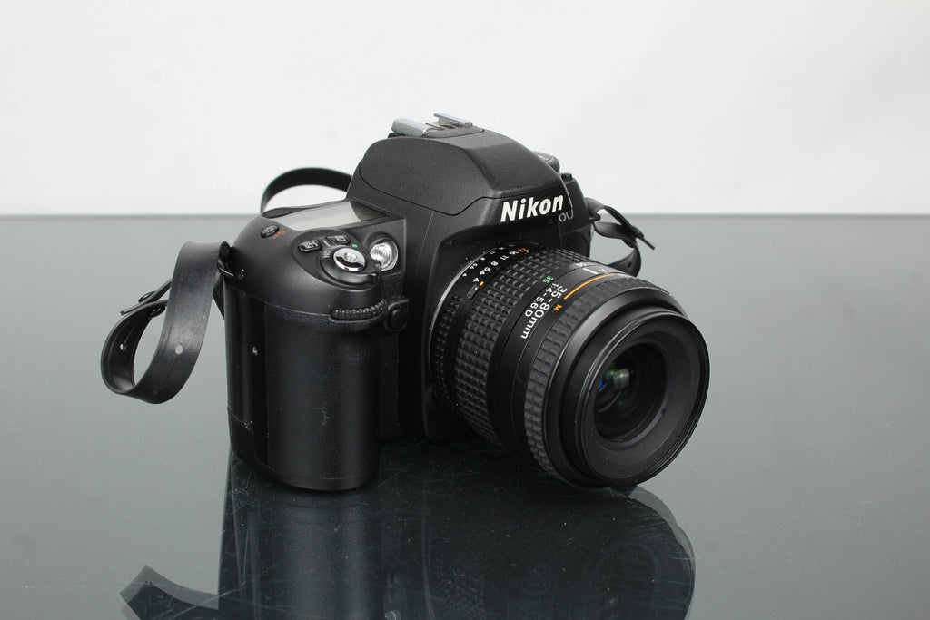 Nikon F80 + Nikon 35 - 80mm 1:4 - 5.6 lens - Dutch|Thrift