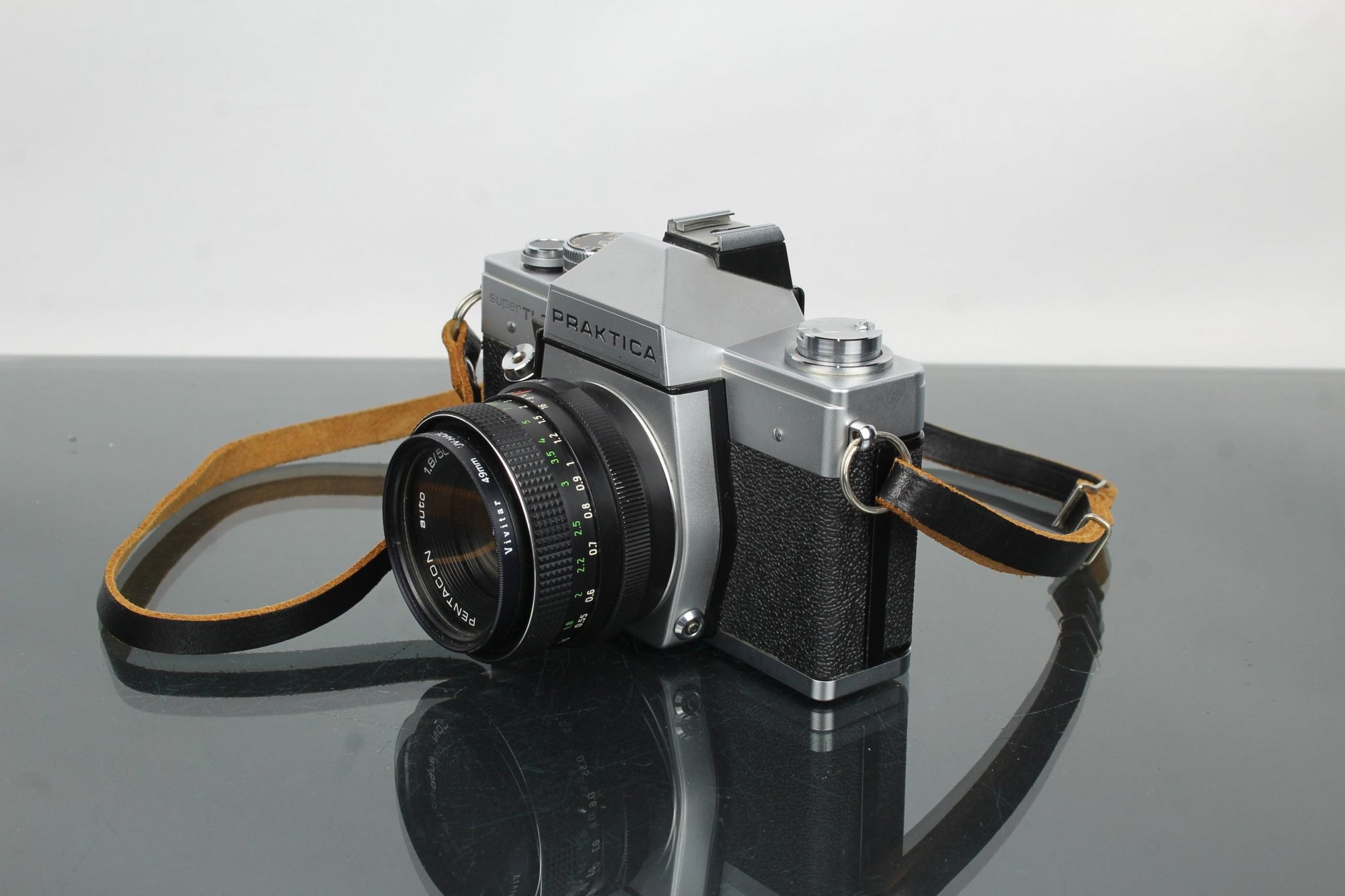 Praktica Super TL3 + 50mm 1.8 Pentacon lens (M42 mount) - Dutch|Thrift
