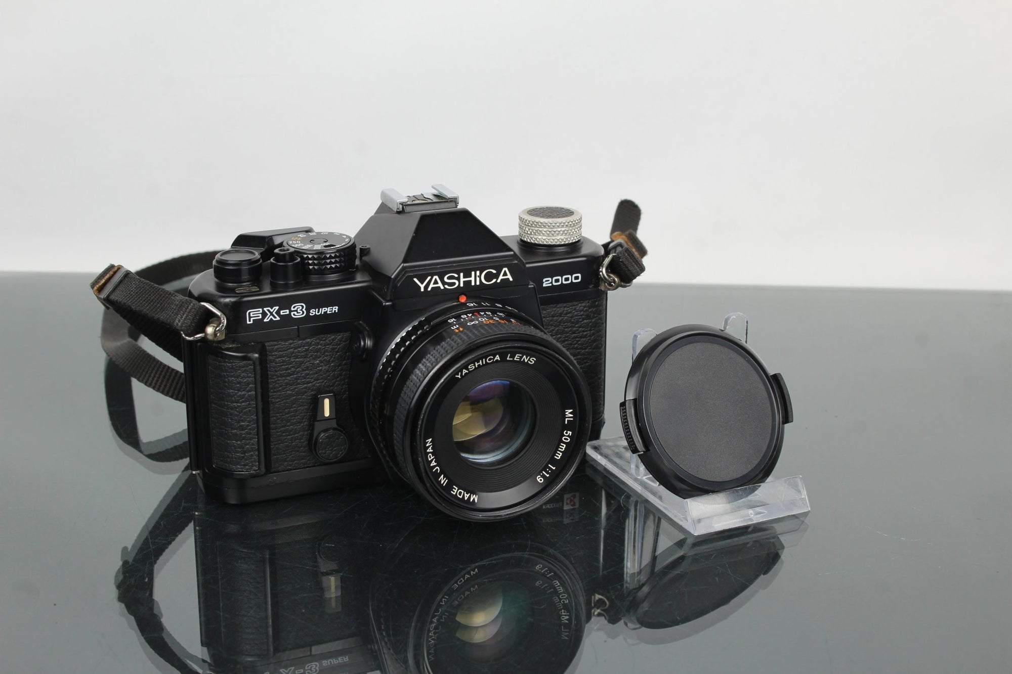 Yashica FX - 3 super 2000 + ML 50mm 1:1.9 lens - Dutch|Thrift