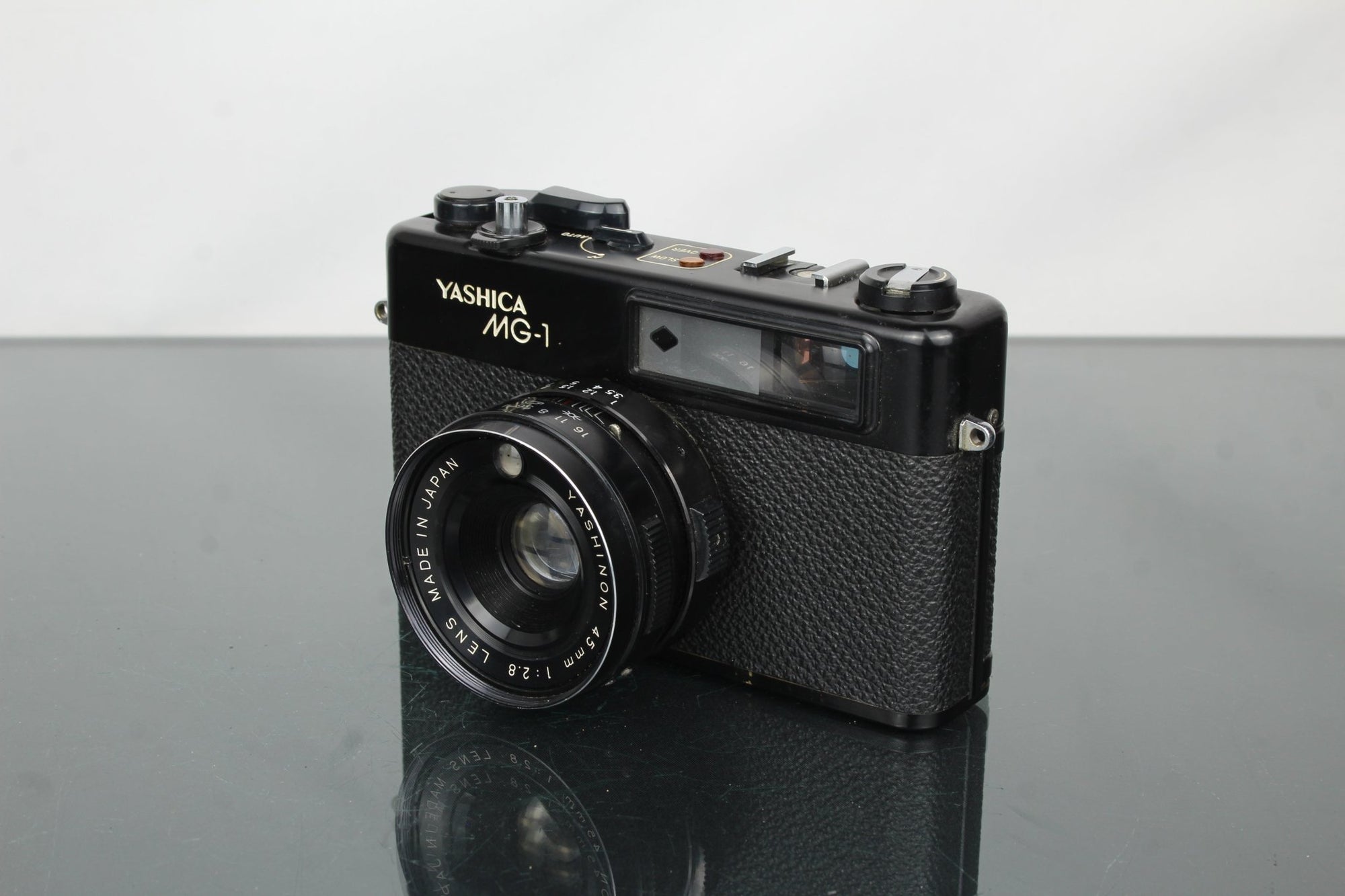 Yashica MG - 1 - Dutch|Thrift